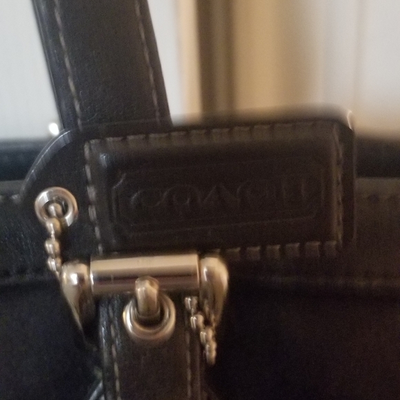 Handbag - Picture 2 of 11